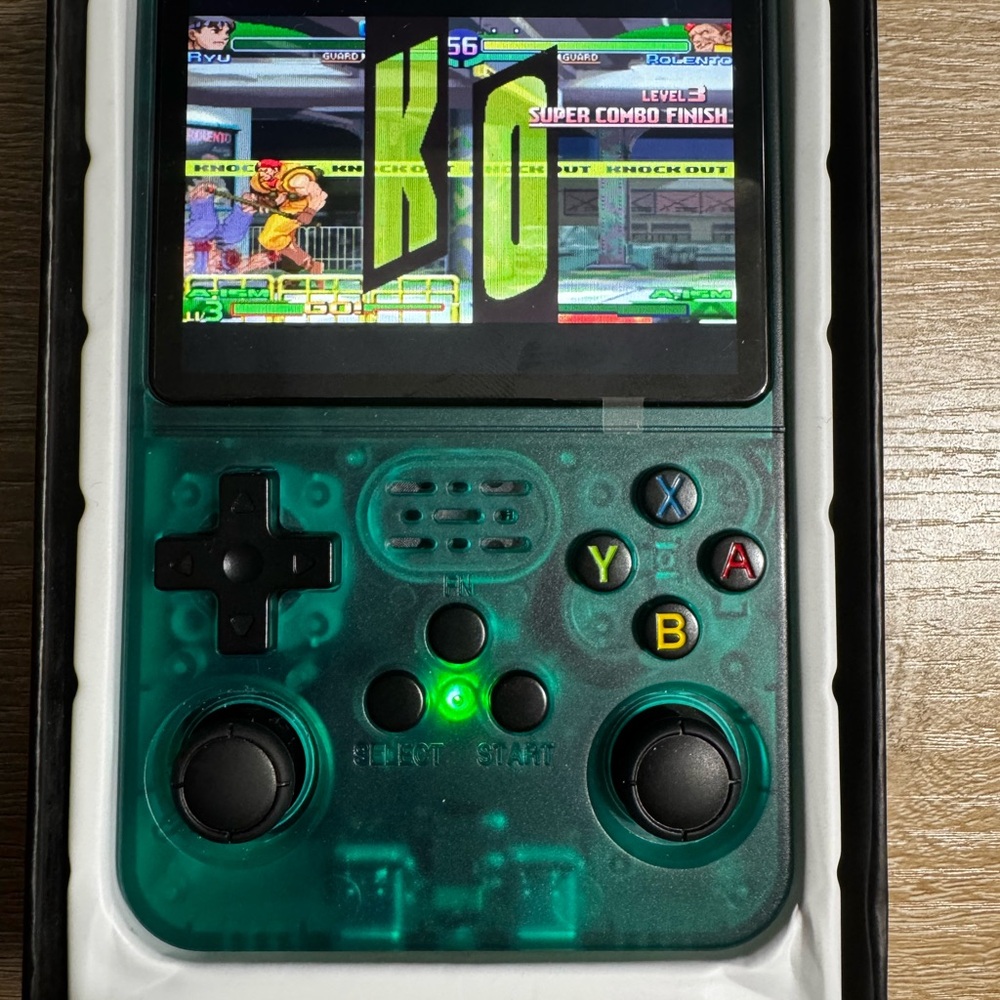 Transparent Handheld Game Console - Picture 4 of 5
